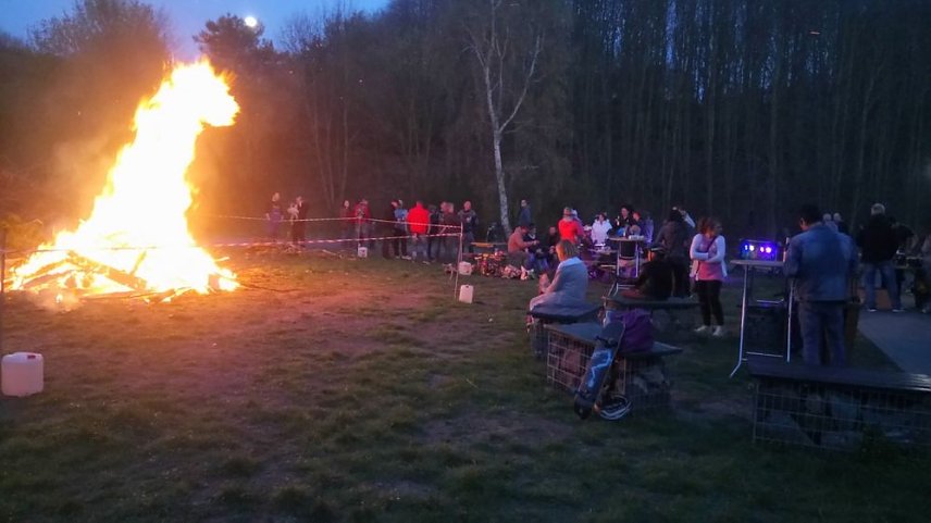 Bild: -Osterfeuer die Dritte-