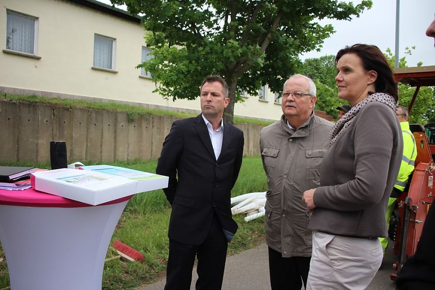 Bild: Offizieller Baustart zum gef&ouml;rderten Breitbandausbau