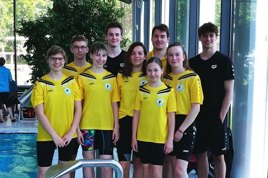 Bild: Wir k&ouml;nnen mithalten - die Nordh&auml;user Nachwuchsschwimmer holten in Weimar 18 mal Gold