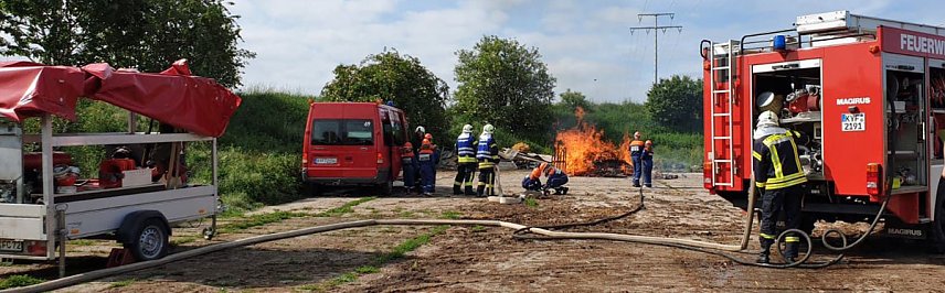 Bild: Tag der Berufsfeuerwehr in Clingen durchgef&uuml;hrt