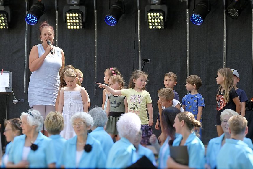 Bild: Fest in Berka