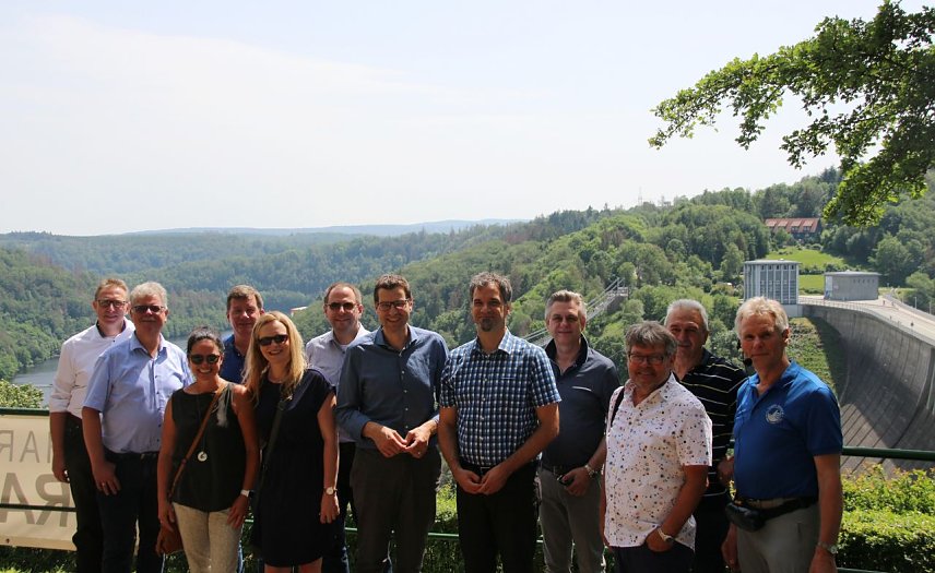 Bild: v.l.n.r. Matthias Happ, Ulrich Kreutz, Sylvia Kulbe, Jens L&uuml;cking, Kathleen Scholz, Felix Haltt, Bochums Oberb&uuml;rgermeister Thomas Eiskirch, der Nordh&auml;user Amtskollege Kai Buchmann, Wolf-Dieter Liese, Hans-Peter Herzog, Ioannis Zikas , Herr Schories