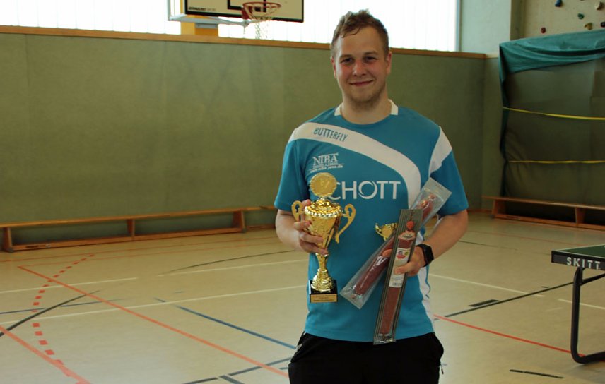 Bild: Hochklassiges Tischtennis beim 13. Greu&szlig;ener Salami-Cup