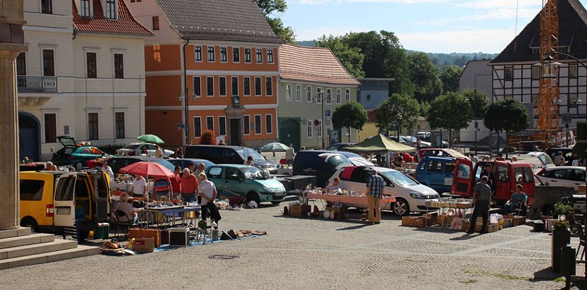 Bild: Tr&ouml;delmarkt mit weniger Besuchern
