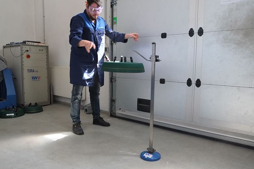 Bild: Falltest T&Uuml;V