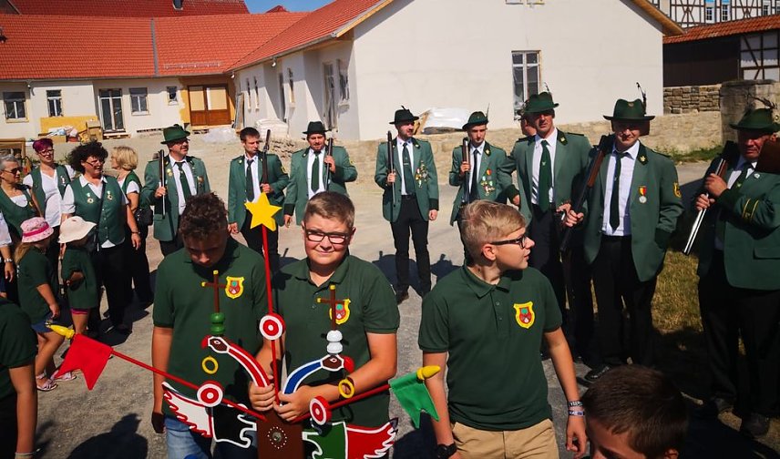 Bild: Sch&uuml;tzenumzug 