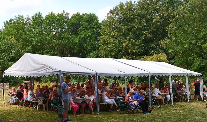 Bild: 10 Jahre Ahorn-B&uuml;hne in Westgreu&szlig;en gefeiert