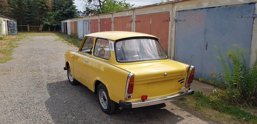 Bild: Liebevoll wieder hergerichtet: der alte Trabant 601, alias "H&ouml;rbi"