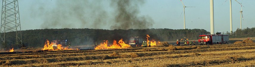 Bild: Feldbrand bei Gro&szlig;berndten