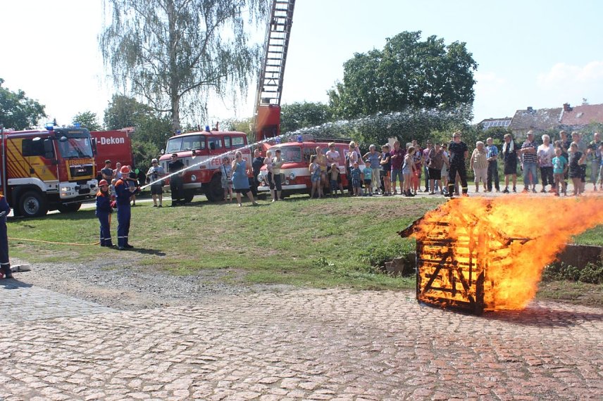Bild: Tag der offenen T&uuml;r bei der Freiwilligen Feuerwehr Sundhausen