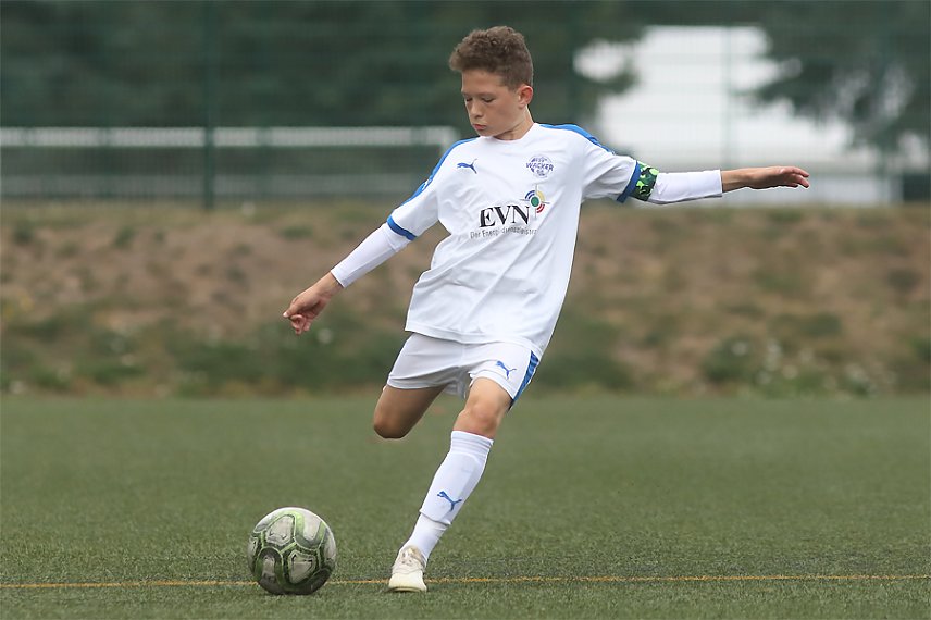 Bild: Adrian Hanselmann am Ball