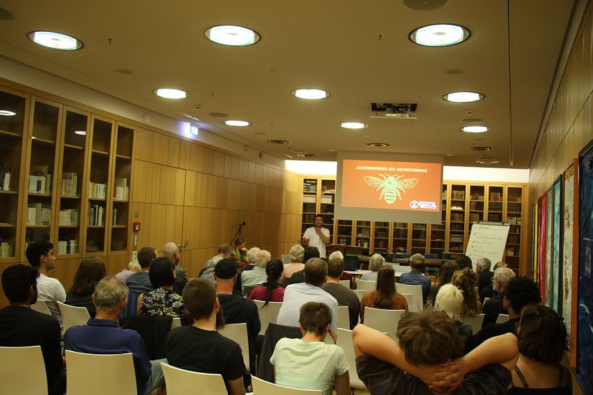 Bild: Vortrag im Lesesaal der Nordh&auml;user Stadtbibliothek