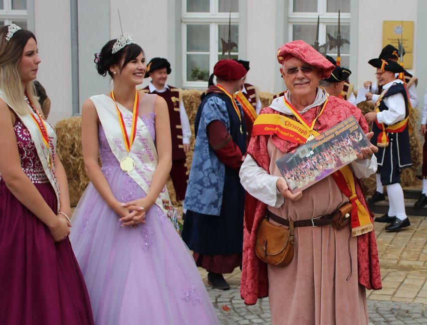 Bild: Hausm&auml;nner zogen durch die Kurstadt