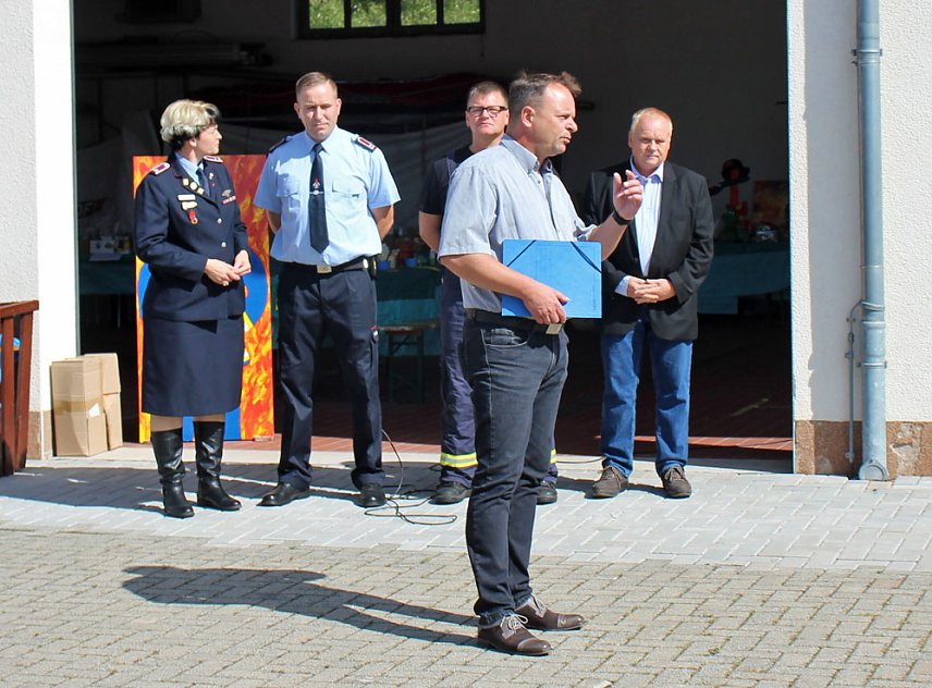 Bild: Feuerwehrleute feierten