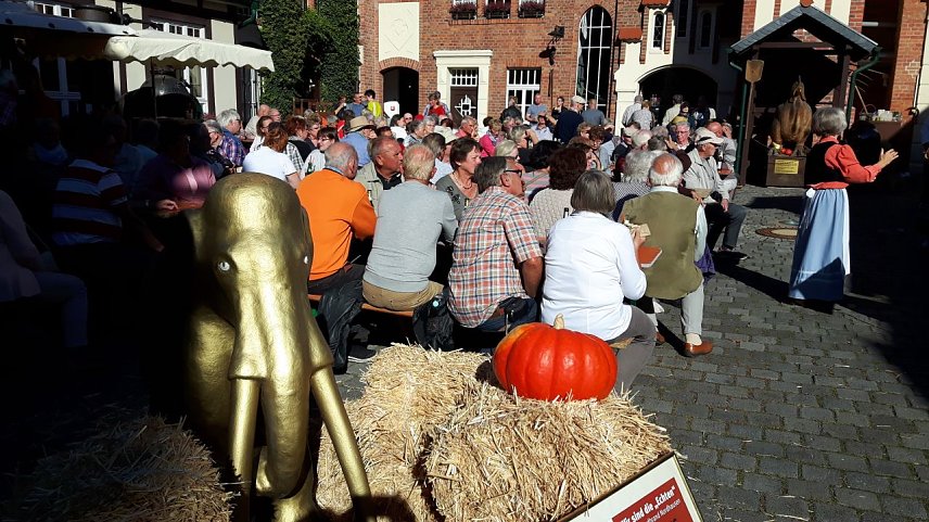 Bild: Im vorigen Jahr feierte das Erntedankfest in der Echter Nordh&auml;user Traditionsbrennerei Premiere