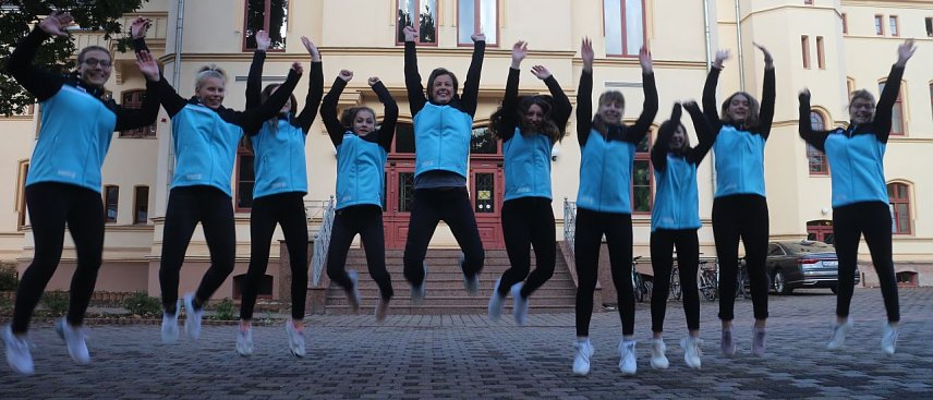 Bild: Ab ins Finale! - Die Schwimmerinnen des Humboldt-Gymnasiums fahren nach Berlin