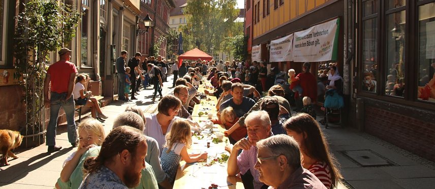 Bild: Essen der Kulturen in der Kurzen Meile