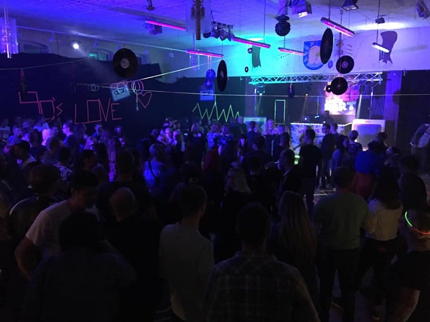 Bild: 90er Party in Ebeleben