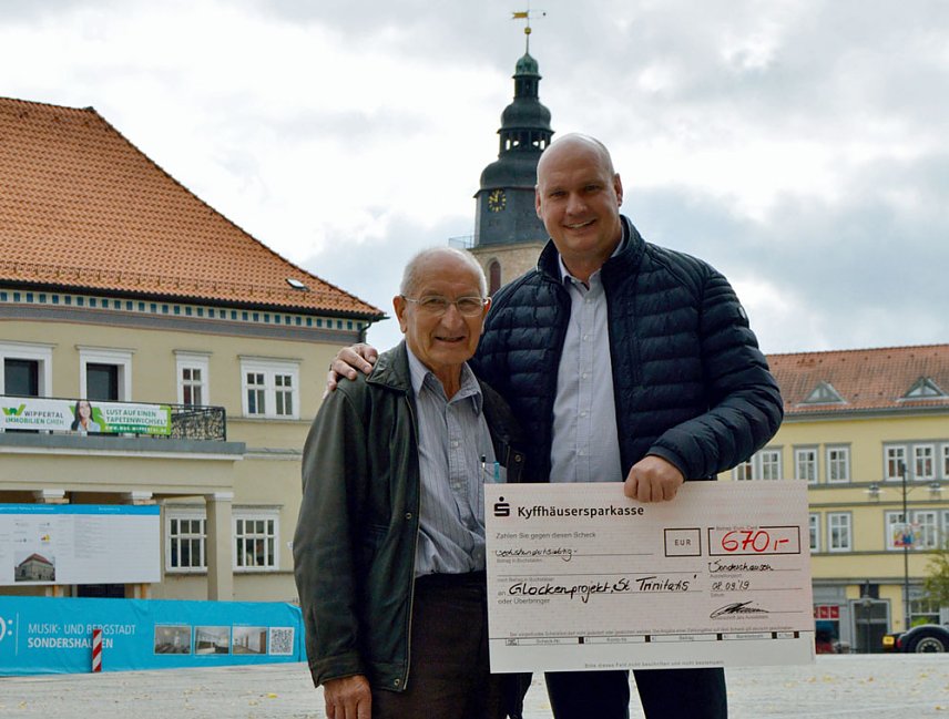 Bild: Glockenprojekt erh&auml;lt Spende