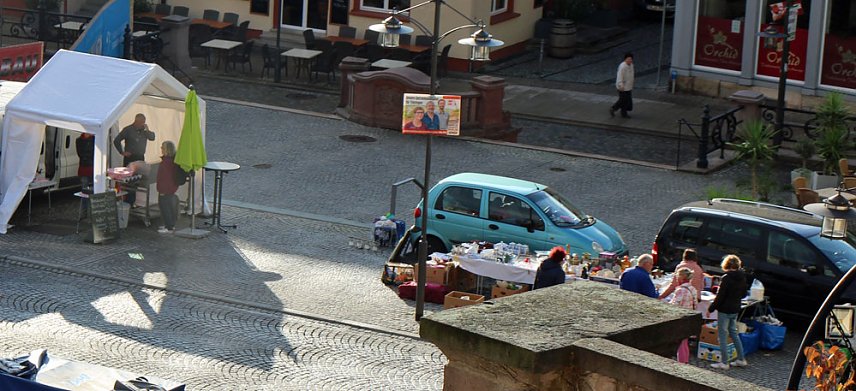 Bild: Antik Tr&ouml;delmarkt mit Gl&uuml;ck und Pech