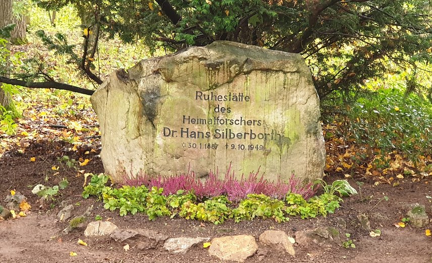 Bild: Grabst&auml;tte