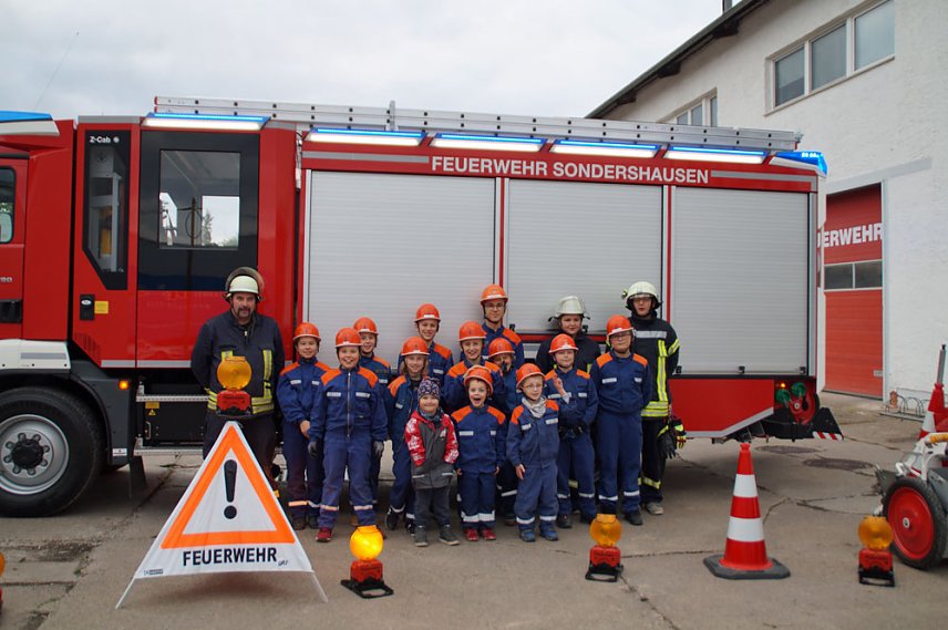 Bild: Berufsfeuerwehrtag bei der Jugendfeuerwehr Bebra