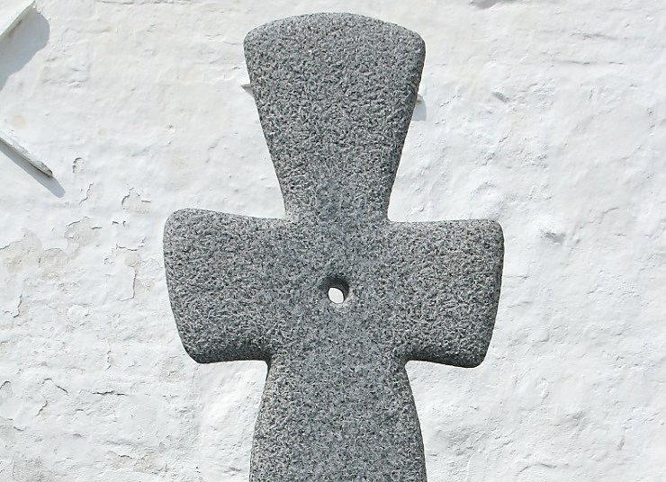 Bild: Kreuz auf dem Friedhof in Bregninge (D&auml;nemark)