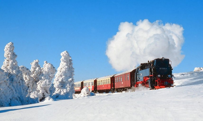 Bild: Mit Volldampf in den kommenden Winter: Am 27. Oktober tritt bei den Harzer Schmalspurbahnen der bis zum 24 April 2020 g&uuml;ltige Winterfahrplan in Kraft.
