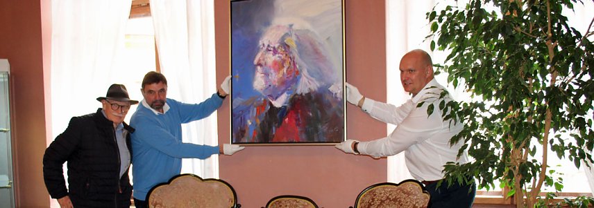Bild: Liszt-Portrait &uuml;bergeben