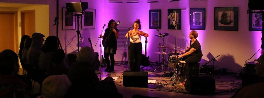 Bild: Robin Damm und Band in der Kreissparkasse Nordhausen