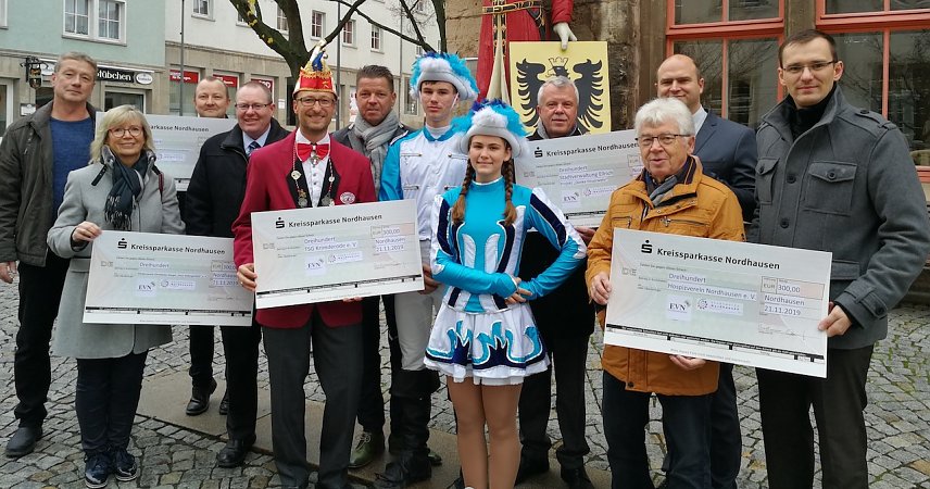 Bild: Stadtwerke-Gruppe &uuml;bergibt Spenden