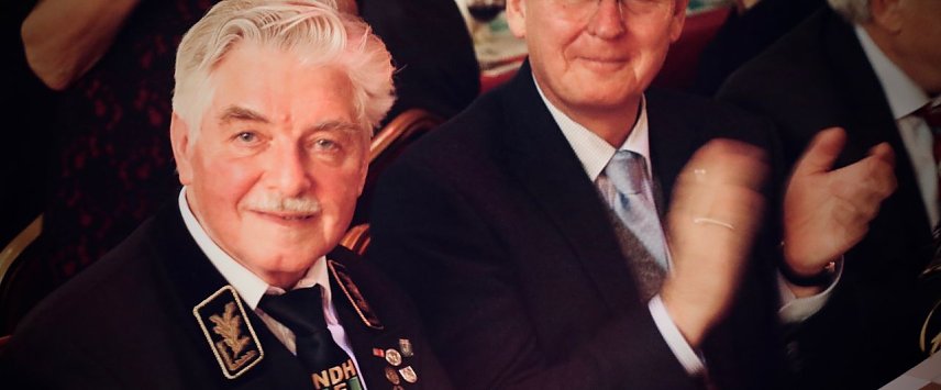 Bild: Dr. Peter Pfeifer wurde gestern mit dem Th&uuml;rigner Verdienstorden ausgezeichnet und mit 75 Jahren in den Ruhestand verabschiedet