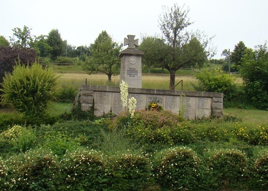 Bild: Kriegerdenkmal in Geisleden