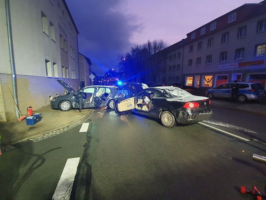 Bild: Zwei Verletzte nach Unfall
