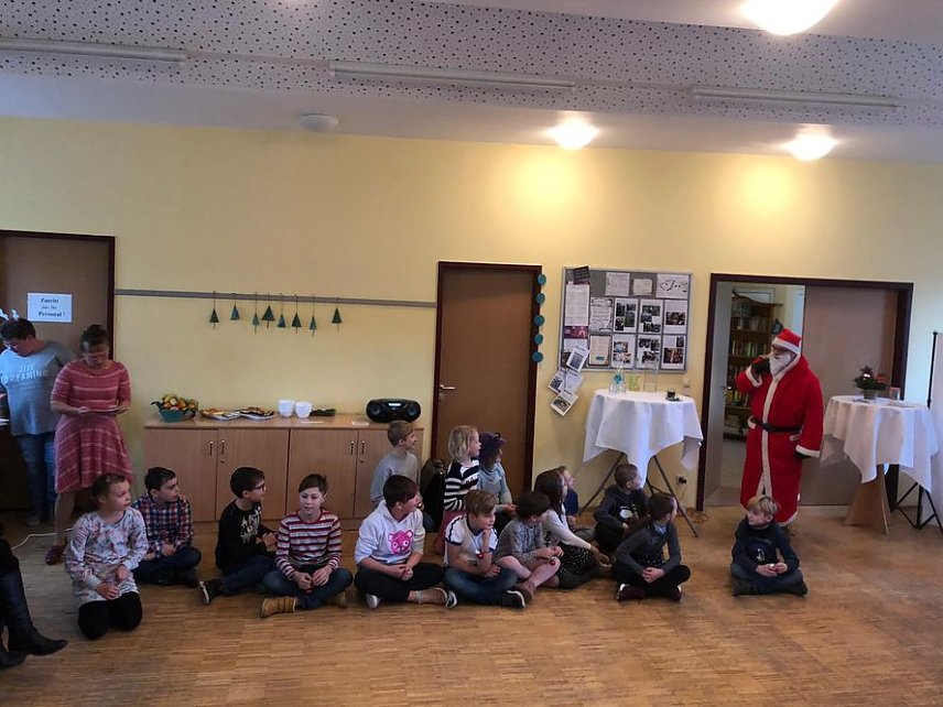Bild: Kommunikatives Fr&uuml;hst&uuml;ck mit Weihnachtsprogramm