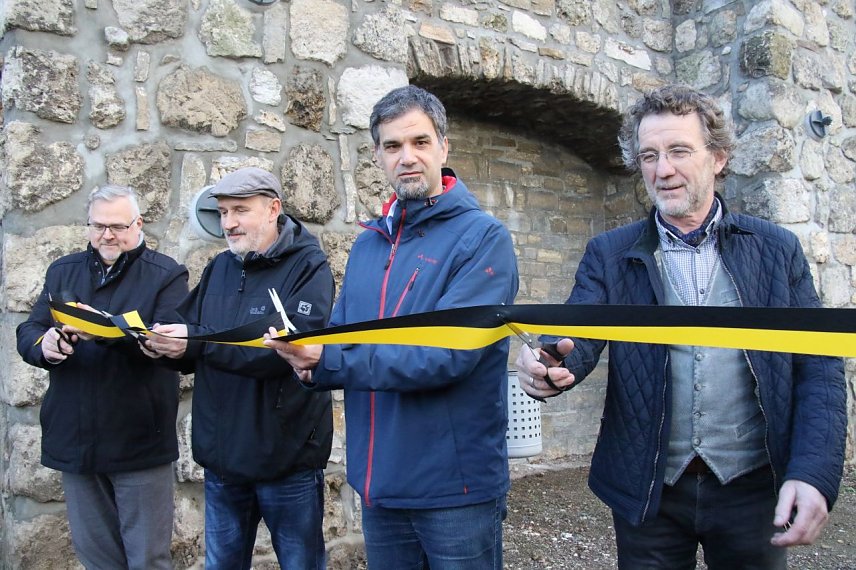Bild: Freigabe des neu sanierten Teils der Stadtmauer