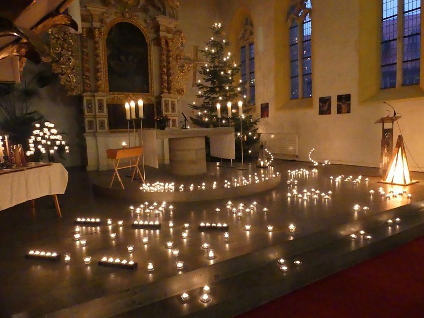 Bild: Lichtermeer erleuchtete St. Marien