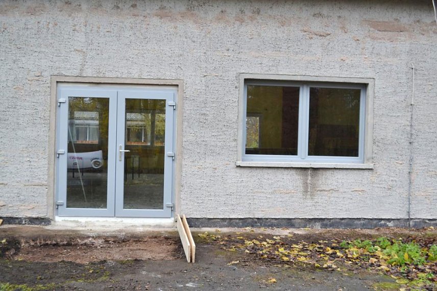 Bild: Neue Fenster und eine T&uuml;r f&uuml;r die Workscheune