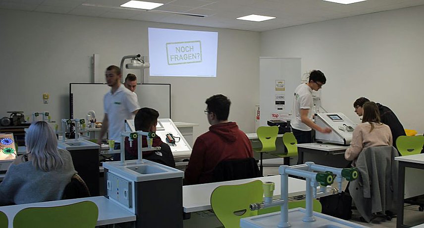 Bild: Heute Aktionstag Schule trifft Wirtschaft�