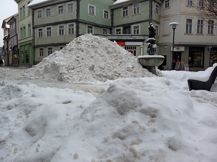Bild: Schneeberge in Sondershausen