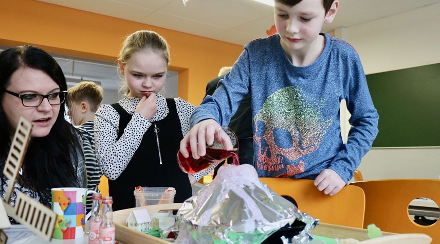 Bild: F&uuml;r ihren Forschergeist wurden die Sch&uuml;lerinnen und Sch&uuml;ler der Grundschule Werther heute ausgezeichnet