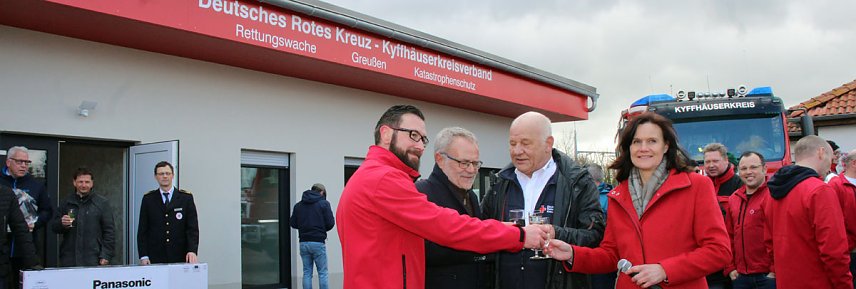 Bild: Neue Rettungswache &uuml;bergeben