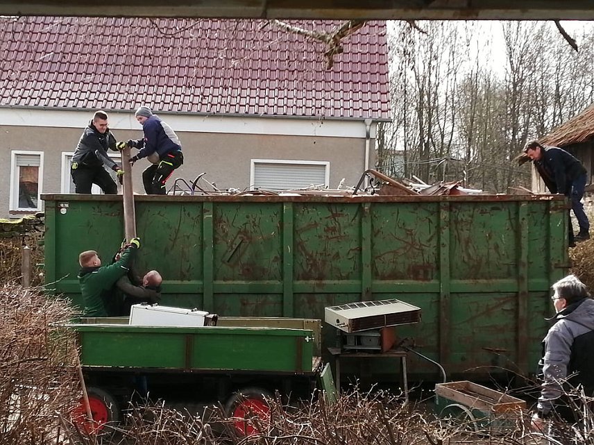 Bild: Schrottaktion 2.0 der Feuerwehr Clingen