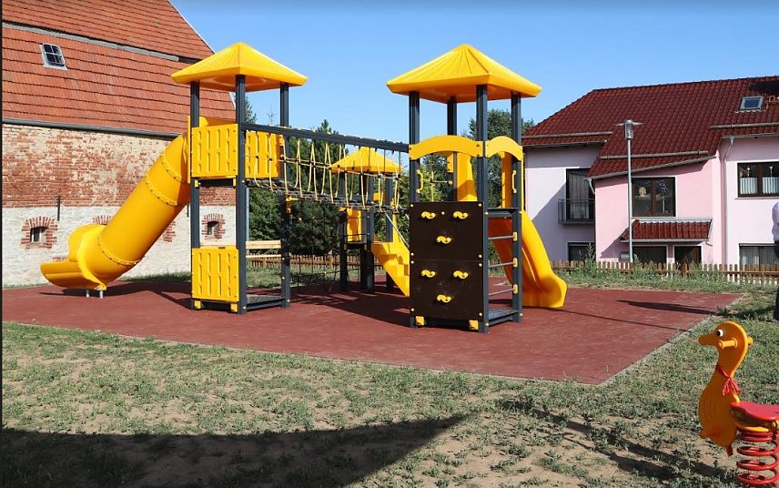 Bild: Spielpl&auml;tze gesperrt
