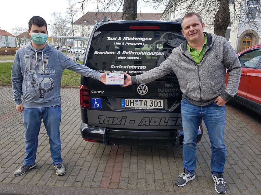 Bild: Kreis unterst&uuml;tzt die Taxibetriebe mit kostenlosen Atemschutzmasken