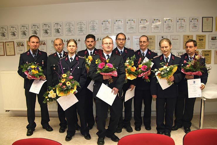 Bild: Feuerwehrversammlung Greu&szlig;en
