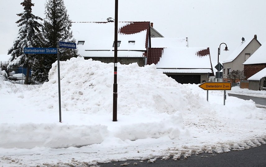Bild: Schneechaos in Gro&szlig;berndten