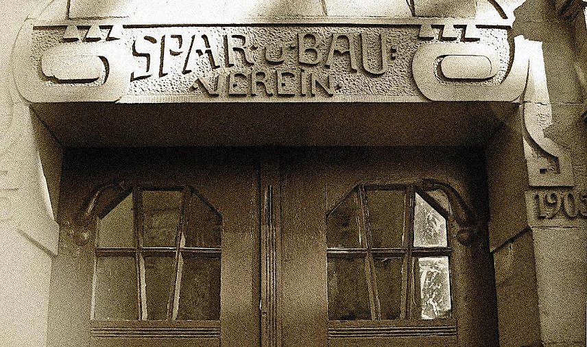 Bild: Das fr&uuml;here Eingansportal in der Hesser&ouml;der Stra&szlig;e 29 