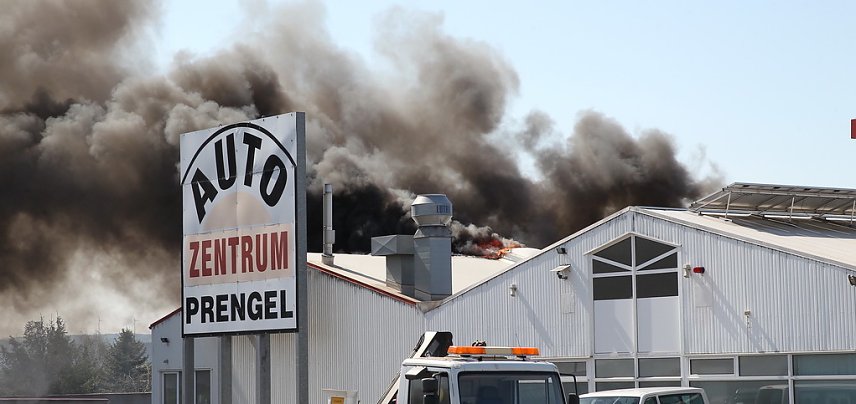 Bild: Brand eines Autohauses bei Nordhausen