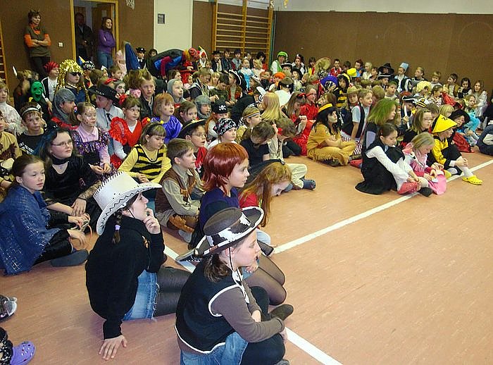 Bild: Eine Schule im Karnevalsfieber